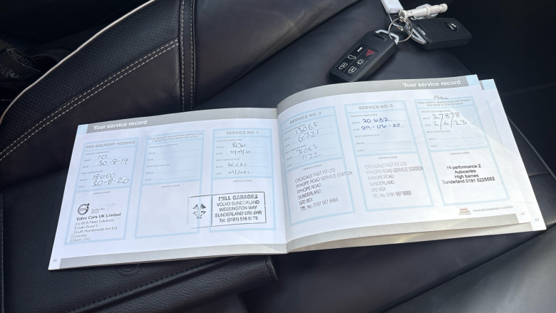 Volvo V40 D2 [122] R DESIGN Edition 5dr Diesel Hatchback